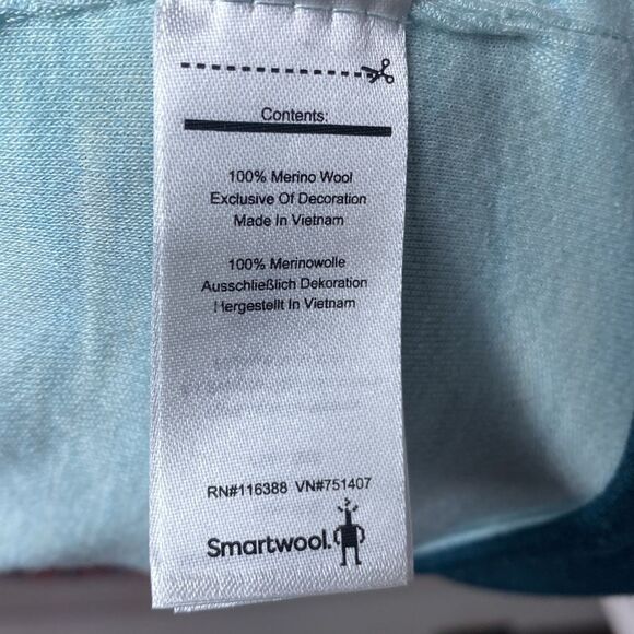 Smartwool Women's 100% Merino Wool Cuffed Reversible Beanie Hat in Emerald - Picture 5 of 6